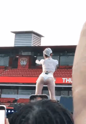 為博流量!韓娛女星大尺度表演,真是太拼了,震碎三觀