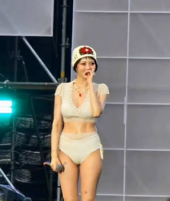 為博流量!韓娛女星大尺度表演,真是太拼了,震碎三觀