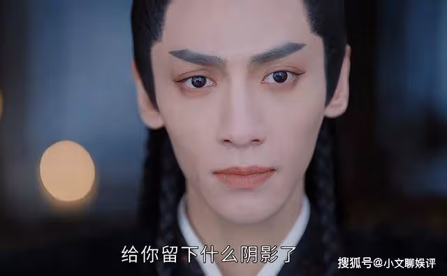 《長月燼明》翩然的紅衣,讓澹臺燼成了笑話,他連審美都是偷來的