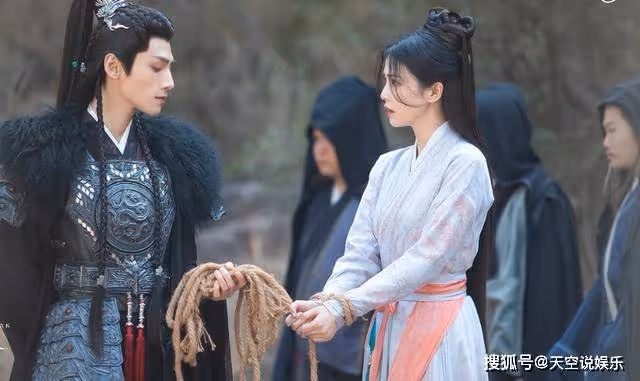 《長月燼明》葉夕霧拿到傾世之玉，還能復活蚌族嗎？桑酒要失望了