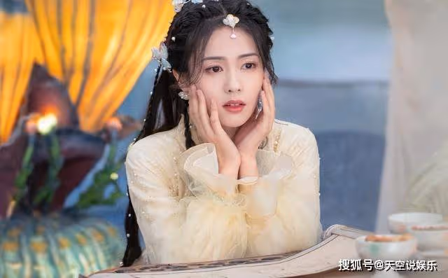 《長月燼明》看到桑酒為愛成魔後，才懂葉冰裳的自私有多精明