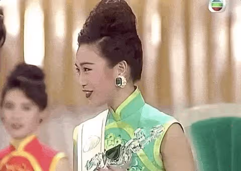 離婚還是炒作?鍾麗緹直播痛哭,稱自己是單親媽媽