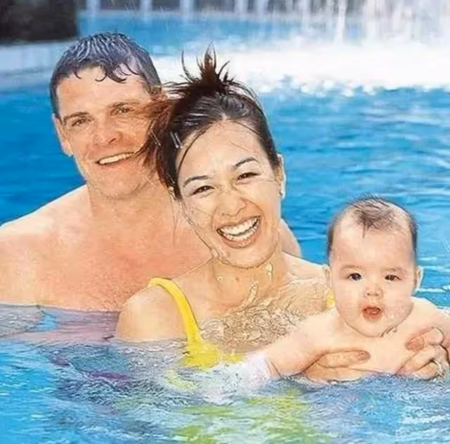 離婚還是炒作?鍾麗緹直播痛哭,稱自己是單親媽媽