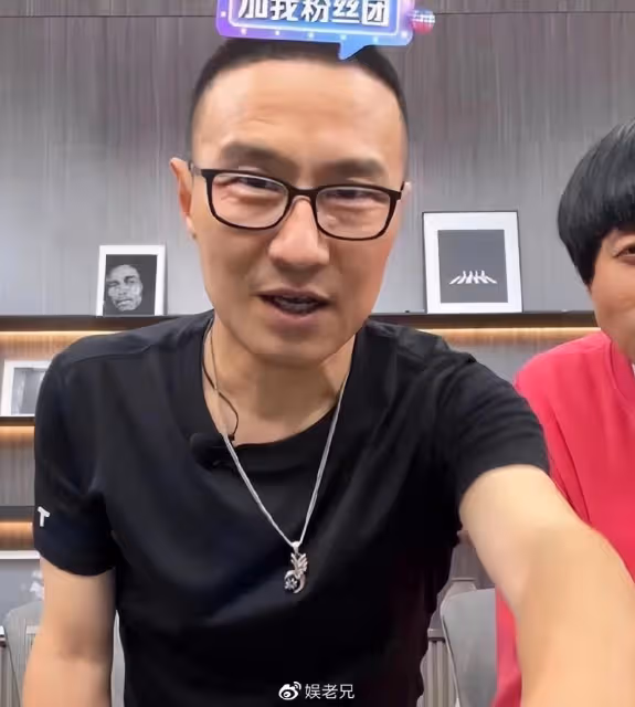 汪峰洛陽演唱會太慘澹,4萬人體育館空蕩蕩,下半場免費請人看