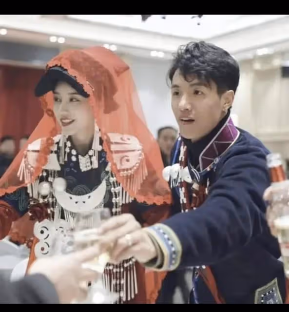 「彝族最美新娘」自曝老公出軌，大尺度聊天記錄公布，噁心至極