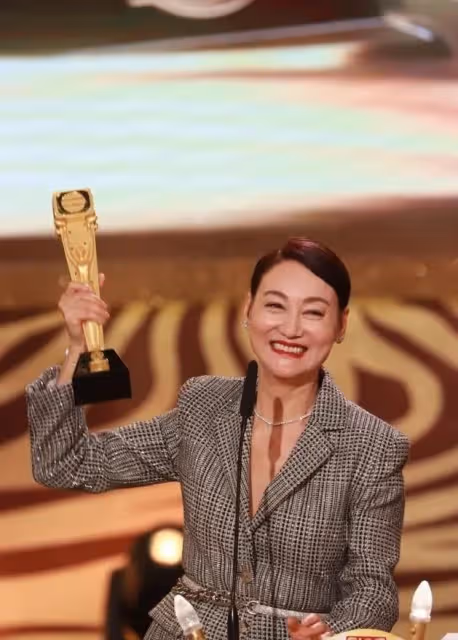 自認貪婪!港知名女星想奪金雞獎沖三金影后,網友:她夠格說這話