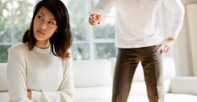 「親家公死了跟我兒子有什麼關係」婆婆說完，報應立馬就來了！