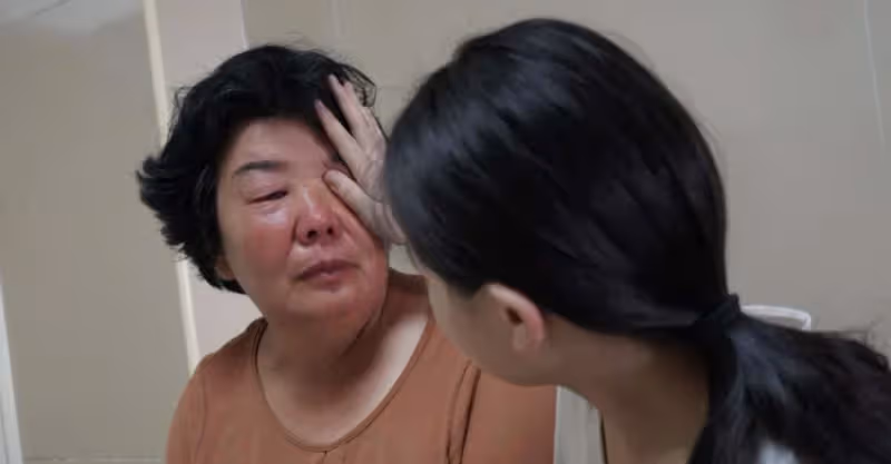 閨女啊，這是媽的養老本，不能花！女兒：再不花就沒人給您養老了
