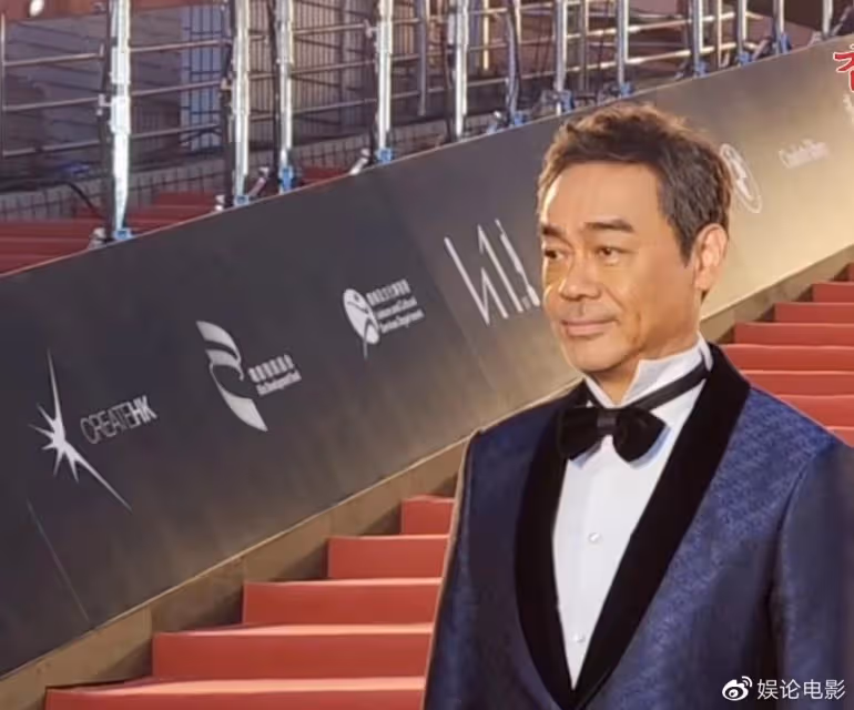 香港金像獎紅毯,楊紫瓊和劉德華同框,華仔想和楊紫瓊演愛情戲