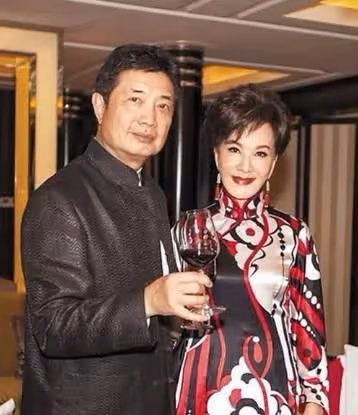 歌手出道演戲爆紅！卻被騙婚12年「40歲遇真愛再嫁」66歲又痛失獨子　今「73歲看淡人生」樂享晚年