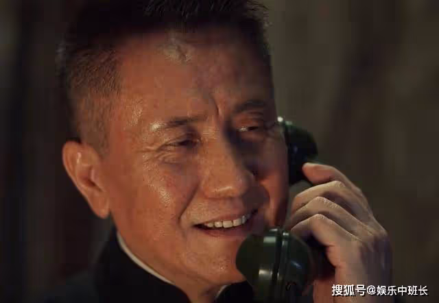 《無間》花向雨被幽靈組織追殺，臨終一句話揭露真相，閃官真沒有人性