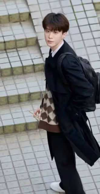 一天5個瓜：蔡徐坤要公開戀情，范丞丞加盟跑男與前姐夫李晨合體