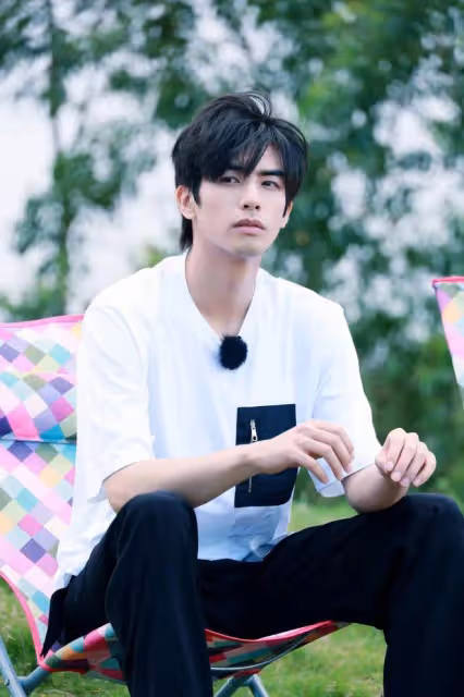 一天5個瓜:蔡徐坤要公開戀情,范丞丞加盟跑男與前姐夫李晨合體