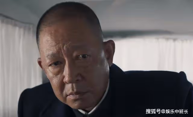 《無間》霍飛殺死閃官囚禁牧溪鶴，得知他隱藏身份後，陸風驚出冷汗