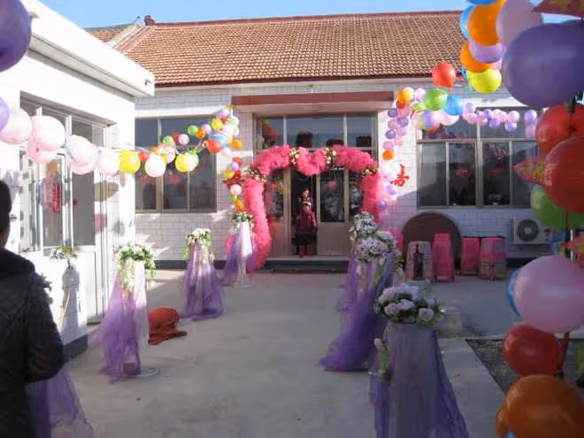 我遠嫁給窮老公，婆婆生日宴上她提要求，我扔掉蛋糕轉身離去