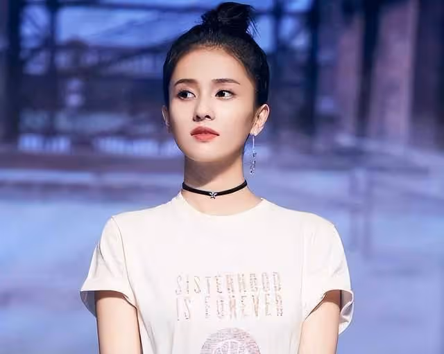 白鹿曝李晨請客忘帶錢, 打電話叫范丞丞來結帳, 原因引全場大笑