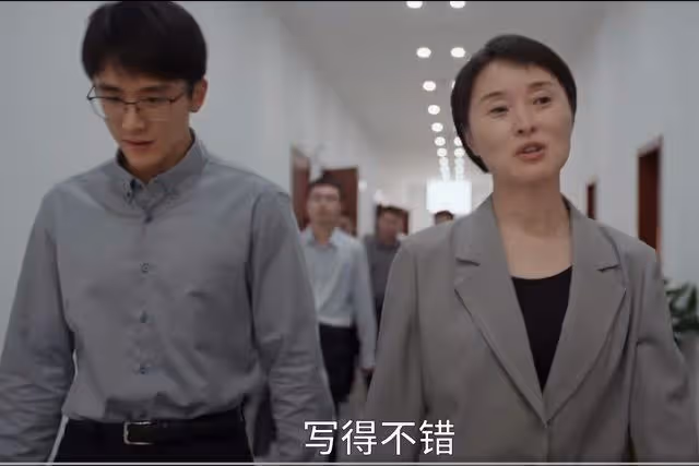 比起馬伊琍的不服老,吳越和劉琳才是拎得清,輸了咖位,贏了口碑