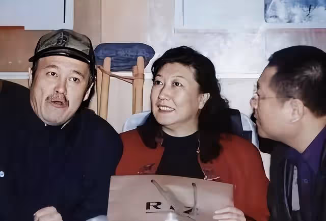 高秀敏意外猝死的真相!13年後才被何慶魁揭露:撒謊把命搭進去了