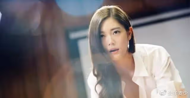 「亞洲第一美女」李成敏有多撩人?網友:當鏡頭下移時,太美了吧