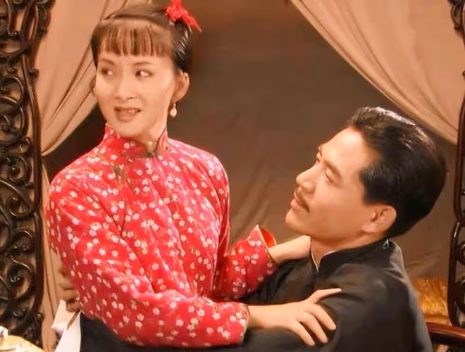 知名演員謝蘭美國生活照曝光,為兒子慶生太開心,愛子像爸師小紅