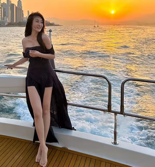 TVB視後包豪華遊艇出海,一眾女星穿泳衣秀身材,滿屏都是大長腿