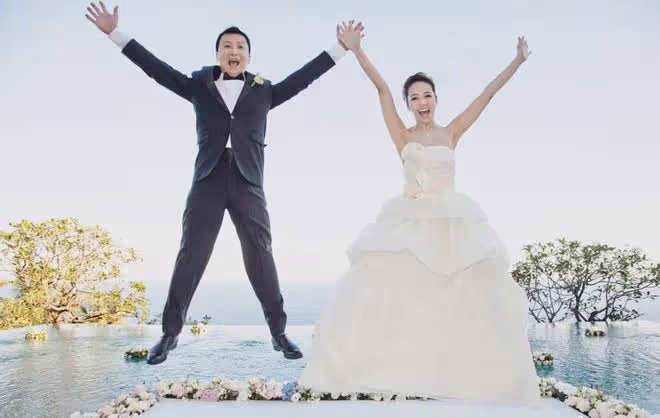 44歲侯佩岑慶祝結婚12周年，罕曬全家福甜蜜示愛老公：謝謝你娶我
