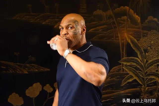 1992年拳王泰森入獄:與漂亮女獄警交往,並趁天黑私會