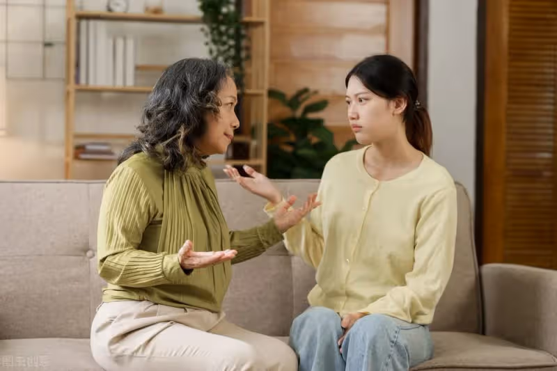月子裡,婆婆打了兒媳一耳光,等到孩子滿月,兒媳果斷選擇離婚