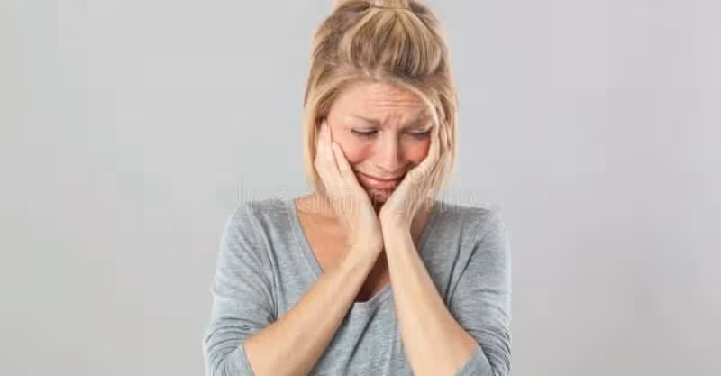 大媽哭訴：喂一歲的孫女吃了西瓜，兒子扇我一巴掌，我後悔生了他