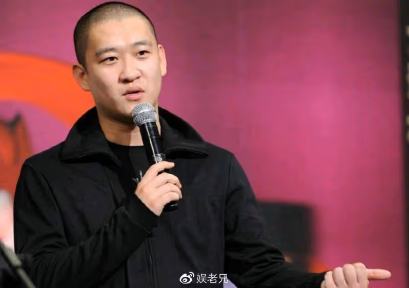 拉來劉雲天提升人氣,曬郭德綱簽名扇子,曹雲金想回德雲社了?