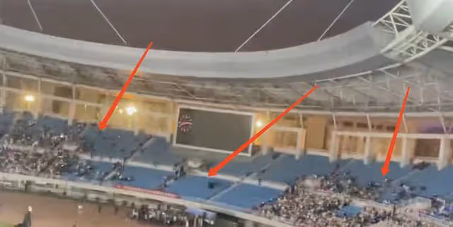 尷尬!汪峰洛陽演唱會慘澹收場,場館空蕩蕩,最後10分鐘免費放人