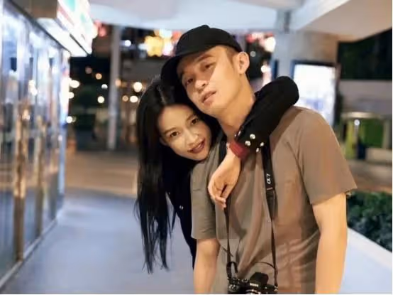 董子健公開回應跟邱天戀情,孫怡不屑的背後,竟與被逼離婚有關?