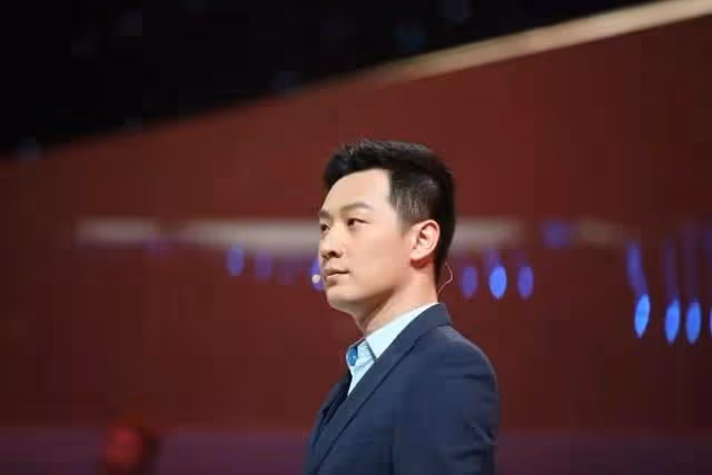 《等著我》主持人舒冬:是暖男也是北大學霸,如今愛情事業雙圓滿