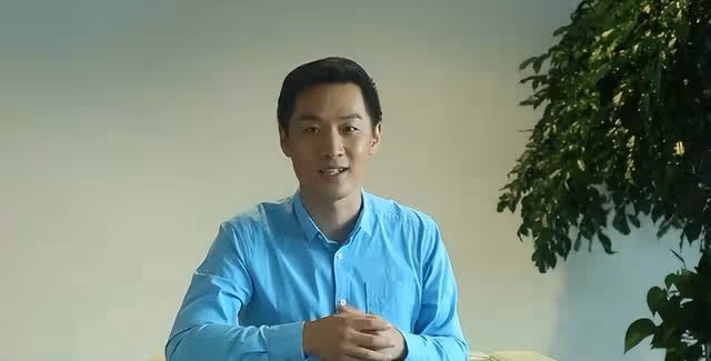 《等著我》主持人舒冬:是暖男也是北大學霸,如今愛情事業雙圓滿