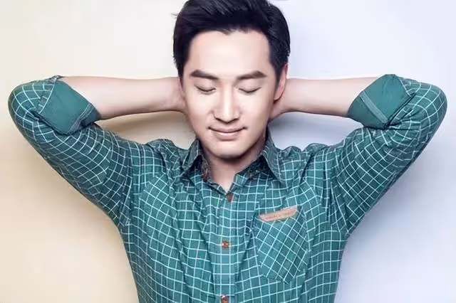 《等著我》主持人舒冬：是暖男也是北大學霸，如今愛情事業雙圓滿