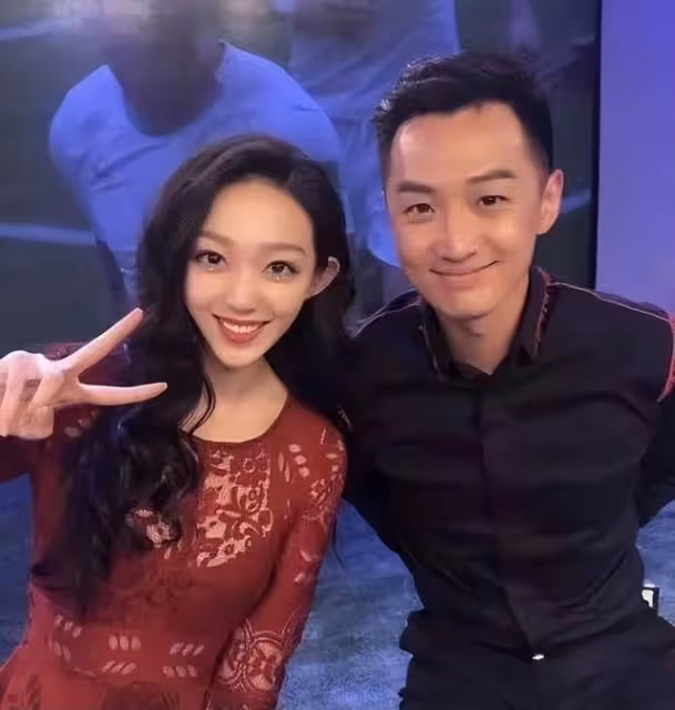 《等著我》主持人舒冬:是暖男也是北大學霸,如今愛情事業雙圓滿