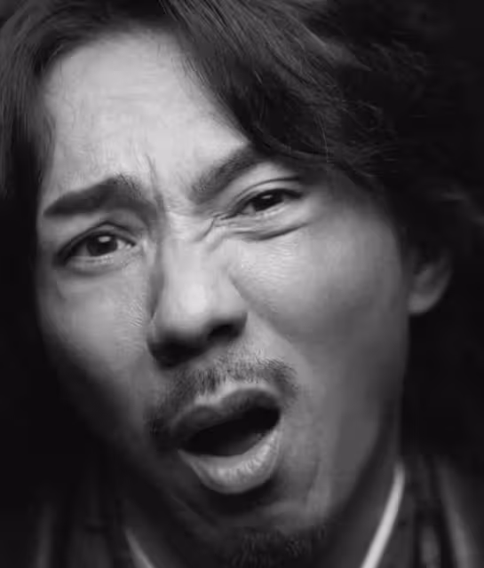 入圍兩獎皆失落!港知名男星曾被嘲廢柴老公,因靠TVB走向小高峰