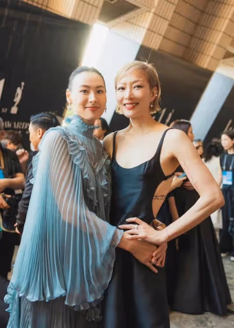 硬撐的香港金像獎:劉德華秒殺現香港頂流,梁洛施妝發太災難