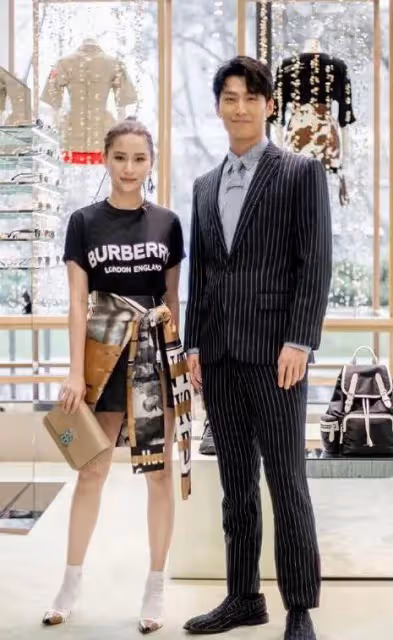 何超蓮竇驍婚禮最新細節:三房全員缺席,婚禮前曾見過男方父母