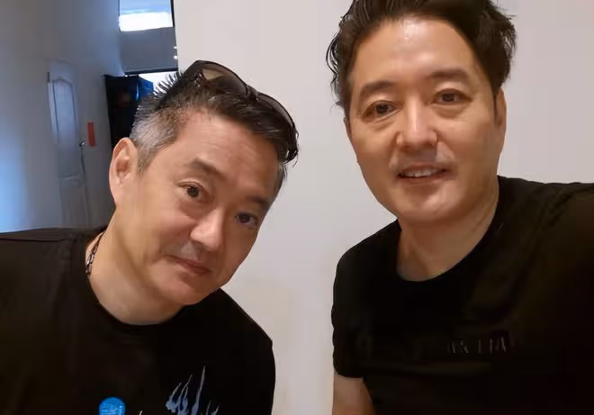 知名台星河北農村尋根，裝家鄉的土回去告慰亡父，參觀村裡老宅