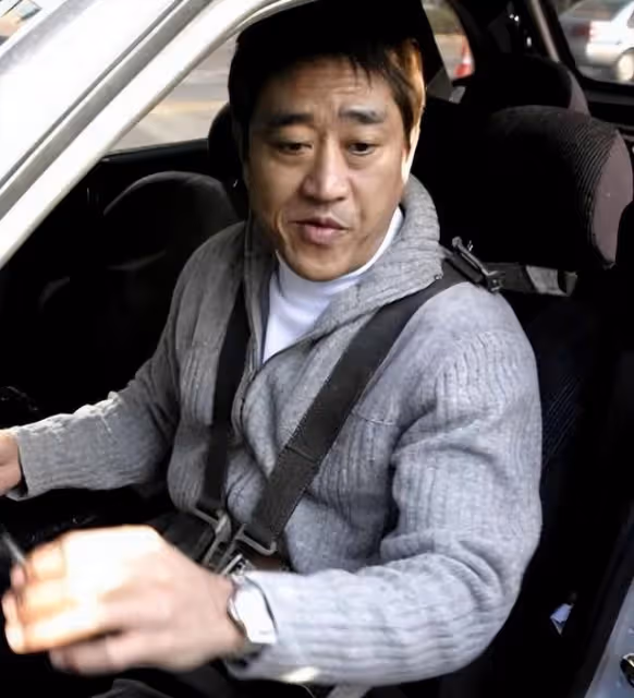 柯受良去世20年了,答應幫他照顧妻子的劉德華、張學友做到了嗎