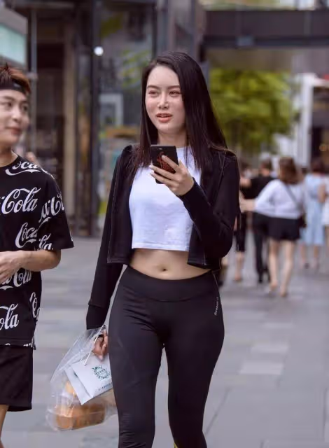 緊身健美褲，修身效果很明顯，綻放時尚魅力