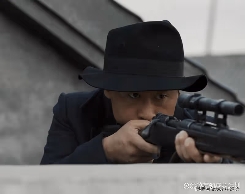 《無間》揭秘篇：在天台上暗殺花向雨的殺手，根本不是鋼琴師的人