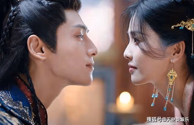 《長月燼明》3個細節證明，蘇蘇只是傀儡，澹臺燼愛上的人是葉夕霧