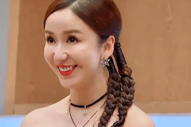 想不到4月還沒結束,國家一級演員秦海璐,就給影視圈演員敲警鐘