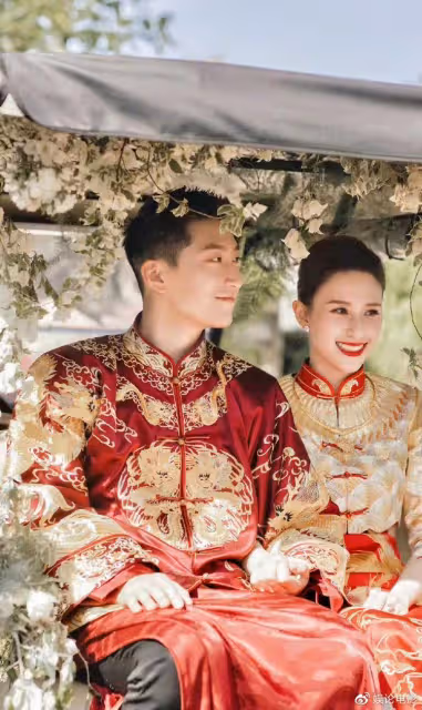 竇驍何超蓮官宣結婚,眾星送祝福,網友也祝福宋軼要幸福