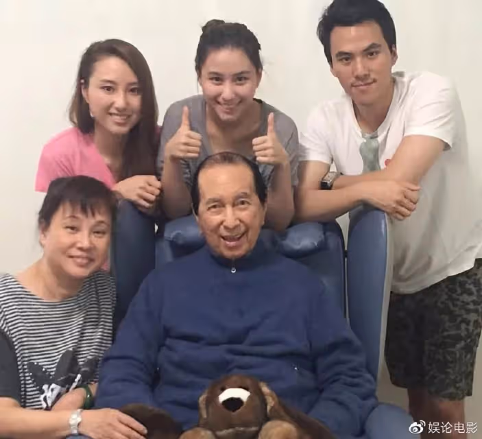 竇驍何超蓮婚禮現場曝光,充滿浪漫奢華的格調,何超蓮打扮像仙女