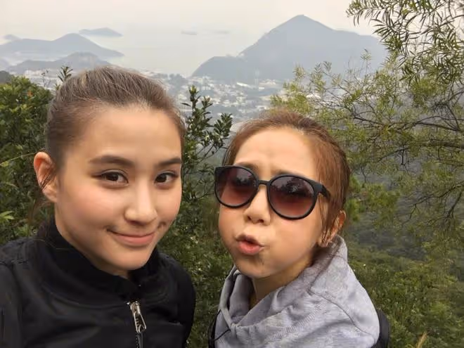 竇驍何超蓮大婚，閨蜜鄧紫棋回憶往昔遙送祝福，遺憾未能擔任伴娘