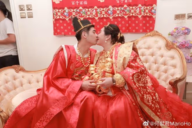 何超蓮大婚,三太陳婉珍帝王綠翡翠搶鏡,被扒價格更勝四太梁安琪