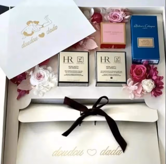 竇驍何超蓮：婚禮前夜互擺臉色不交流，疑與重要人物缺席婚禮有關